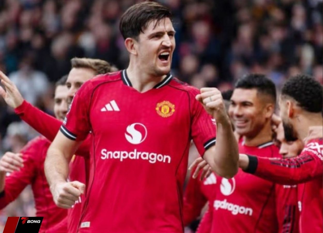 Maguire chấp nhận giảm lương để tiếp tục thi đấu cho MU